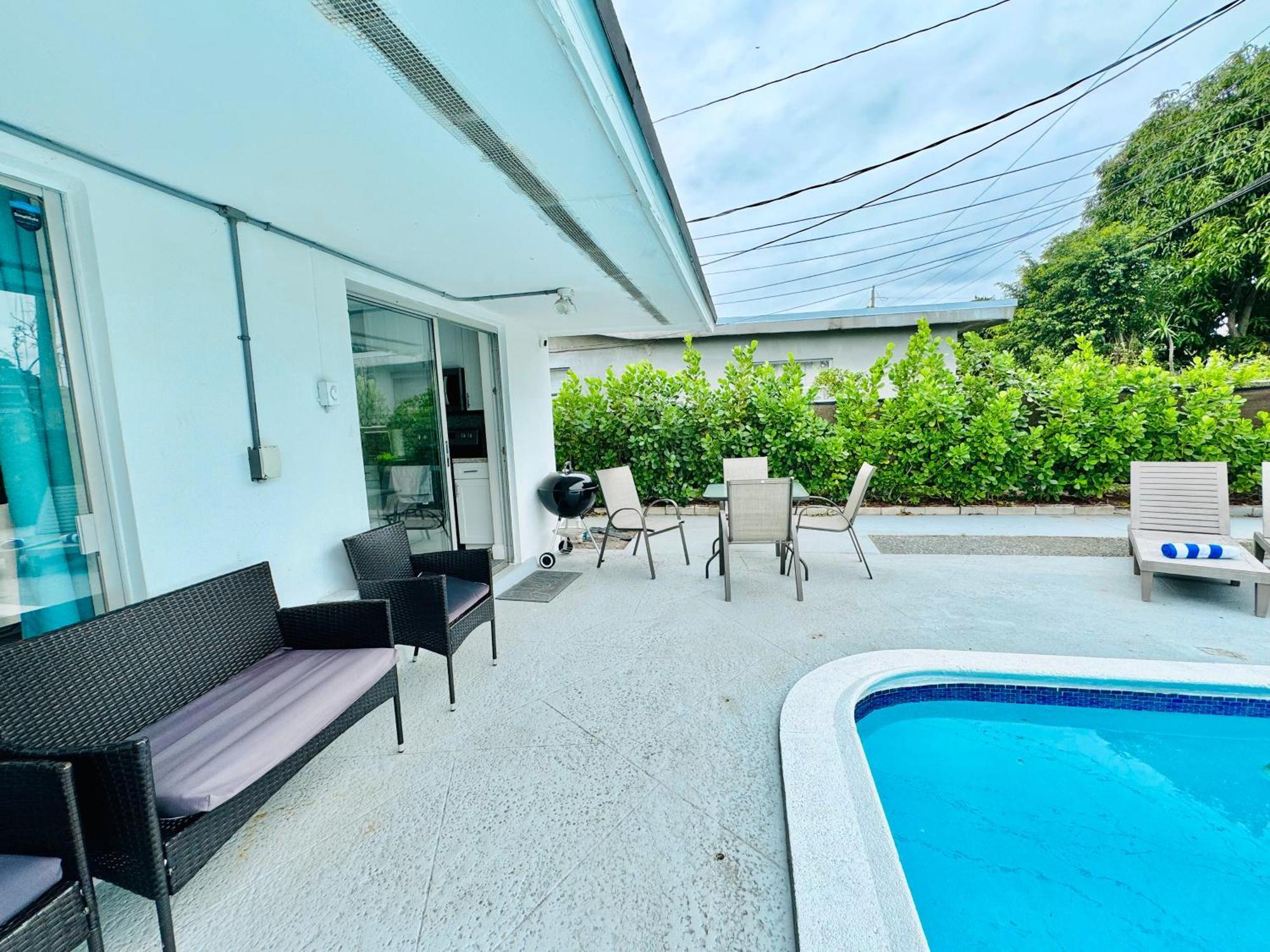 Tropical Villa Pool Courtyard & Garden View Fort Lauderdale Exterior photo